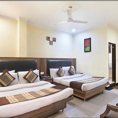 Hotel Perfect Spot- Main Bazar - Walking Metro Station Nuova Delhi Esterno foto