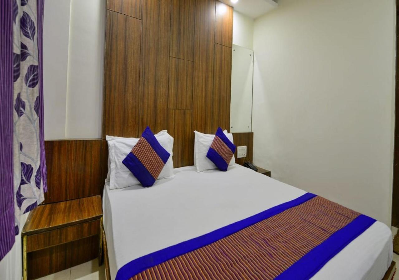 Hotel Perfect Spot- Main Bazar - Walking Metro Station Nuova Delhi Esterno foto