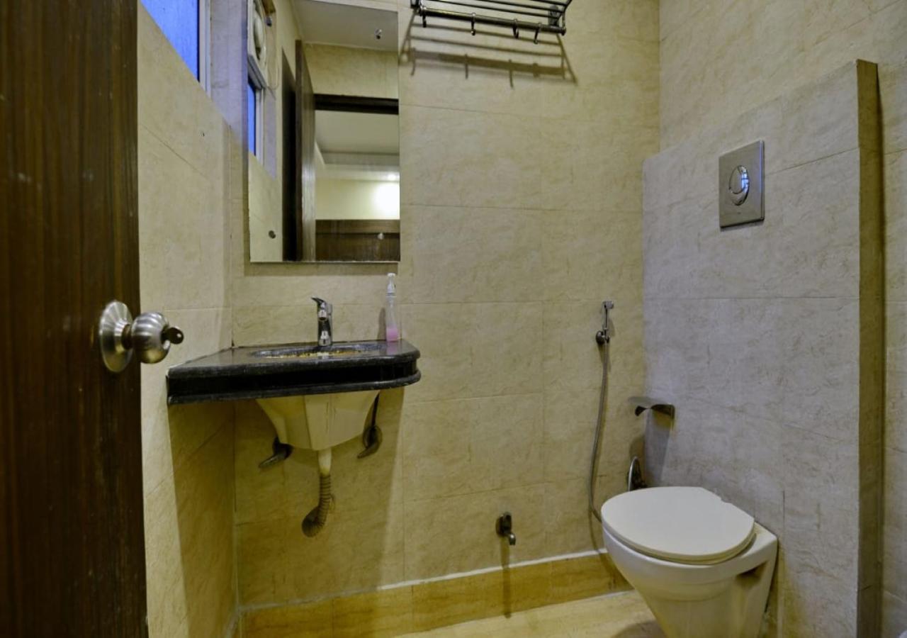 Hotel Perfect Spot- Main Bazar - Walking Metro Station Nuova Delhi Esterno foto