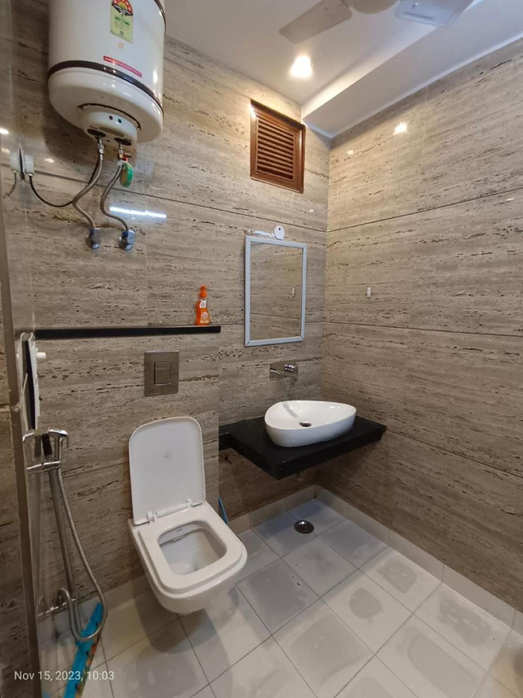 Hotel Perfect Spot- Main Bazar - Walking Metro Station Nuova Delhi Esterno foto