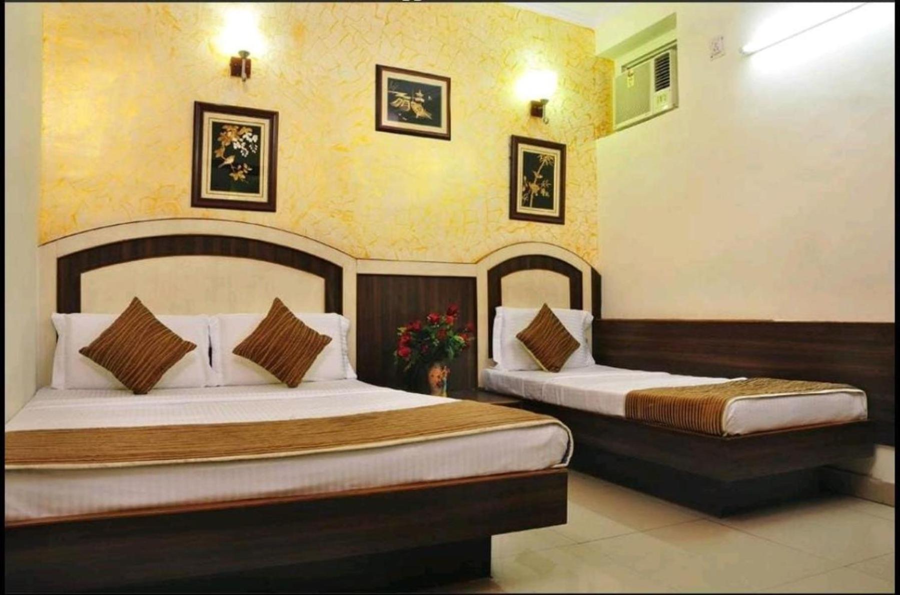 Hotel Perfect Spot- Main Bazar - Walking Metro Station Nuova Delhi Esterno foto
