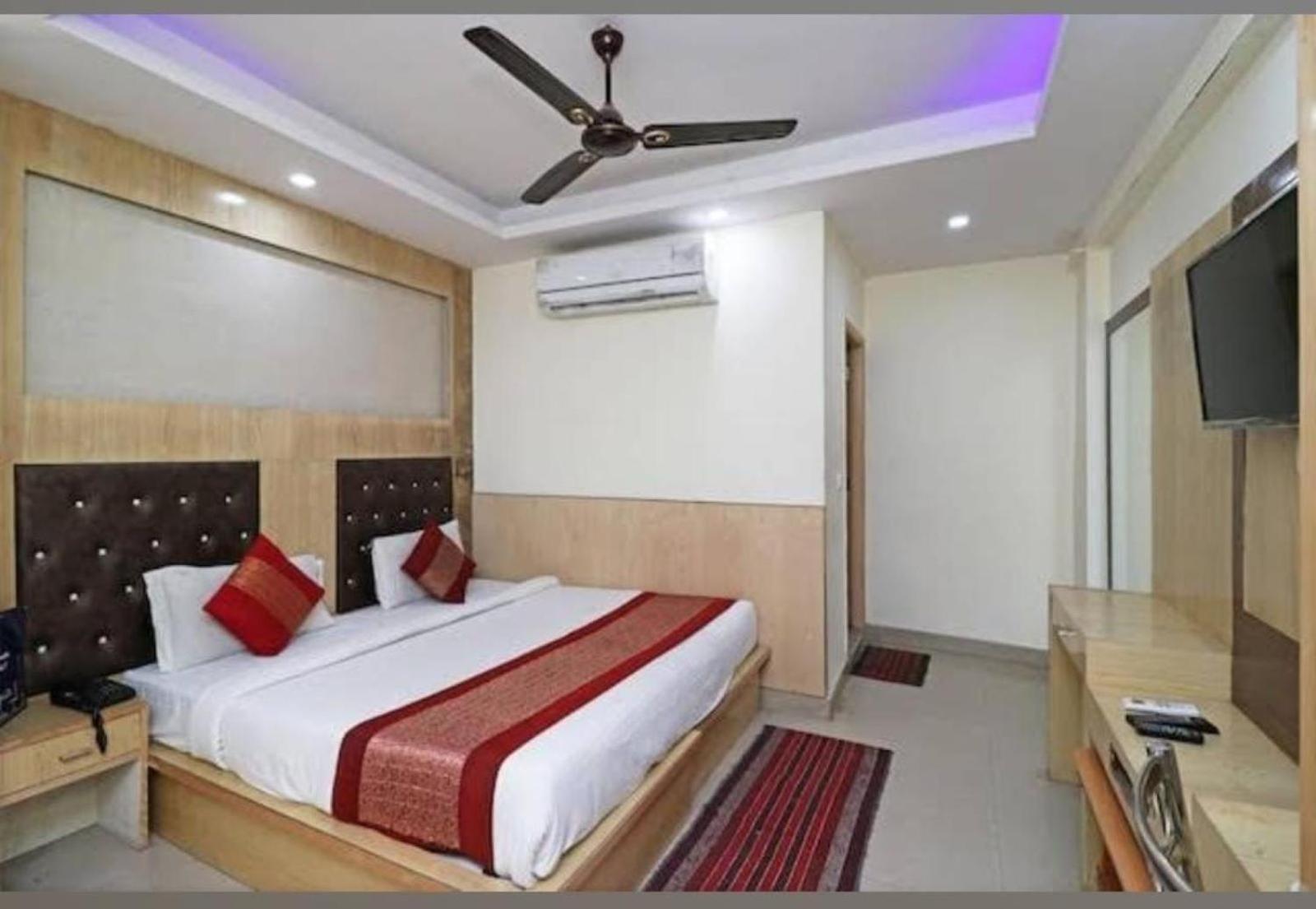 Hotel Perfect Spot- Main Bazar - Walking Metro Station Nuova Delhi Esterno foto