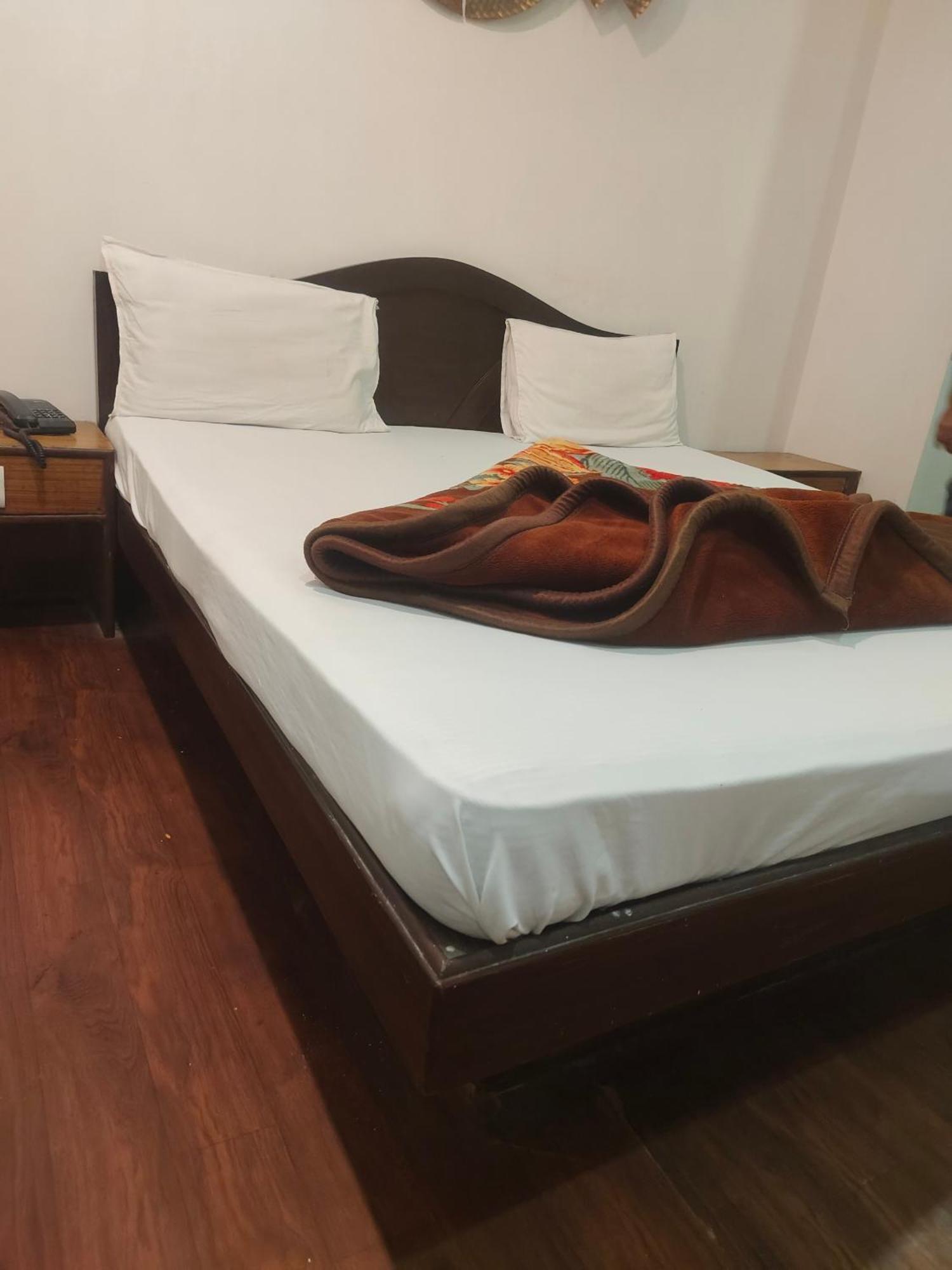 Hotel Perfect Spot- Main Bazar - Walking Metro Station Nuova Delhi Esterno foto